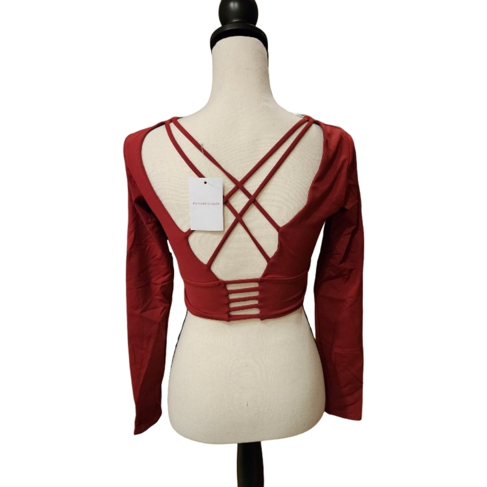 Kancehinage Red Crop Athletic Top - Picture 6 of 9